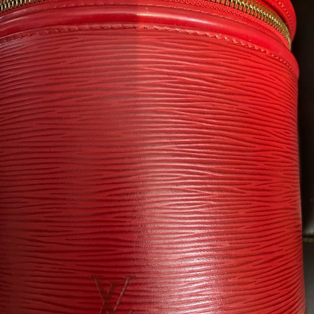 Louis Vuitton Bold Red Epi Leather Cosmetic Case - Picture 2 of 10